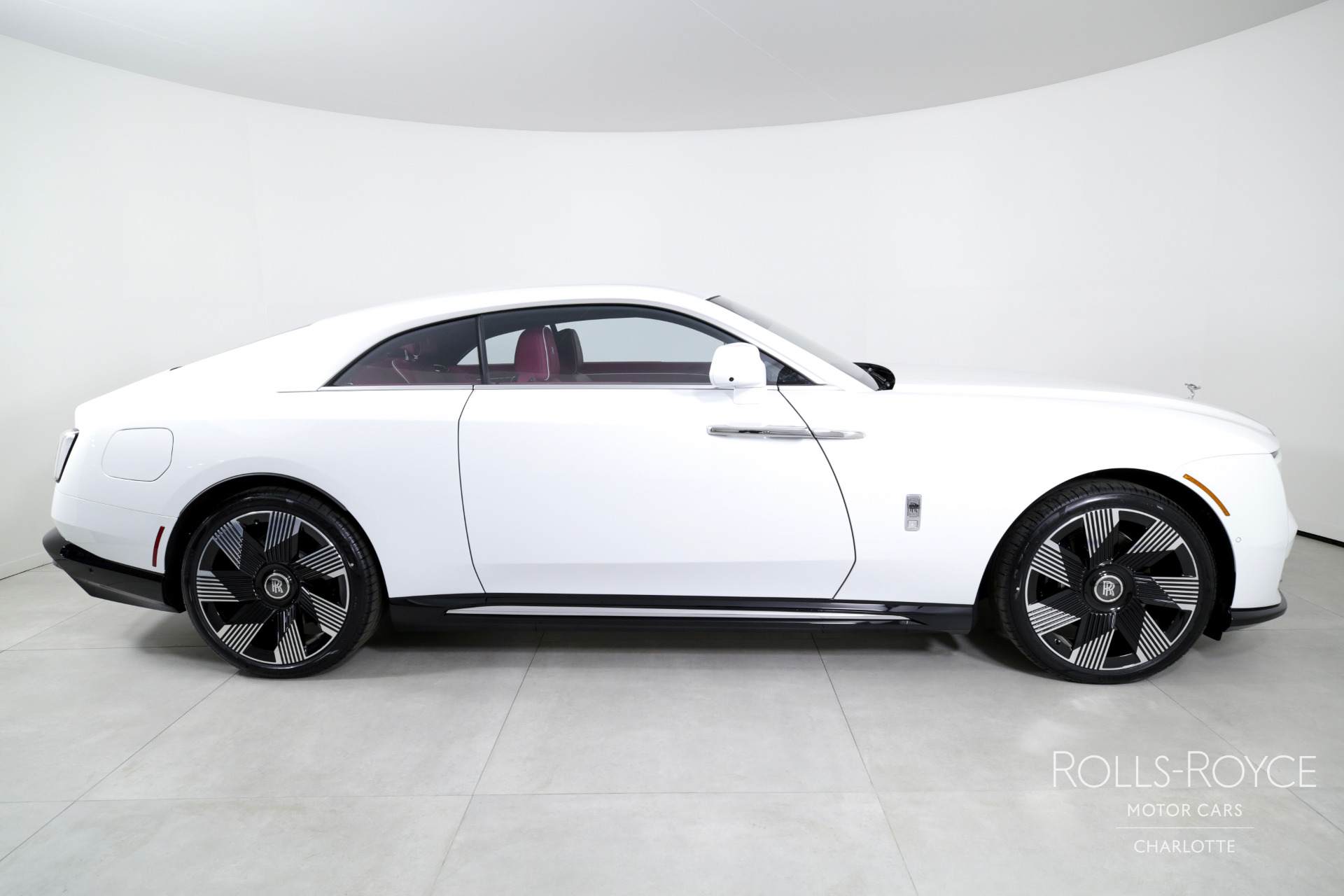 White Rolls Royce Spectre: Ultimate Luxury Unveiled